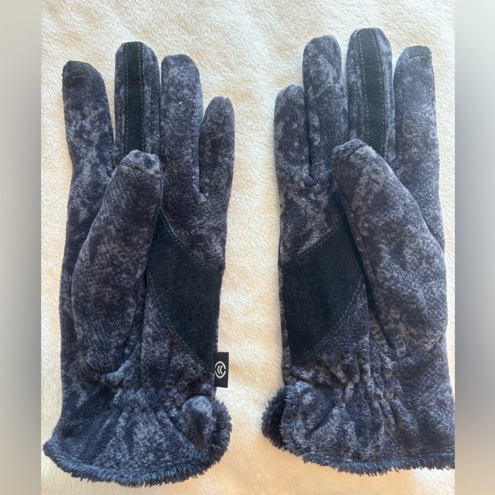 Ladies Animal Print Plush Gloves with Leather Palm Patch. Warm and Fuzzy. 1 Size